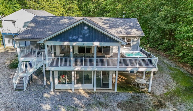 Wake & Lake: Your Relaxing Lakefront Retreat on the Private Side of Lake Anna