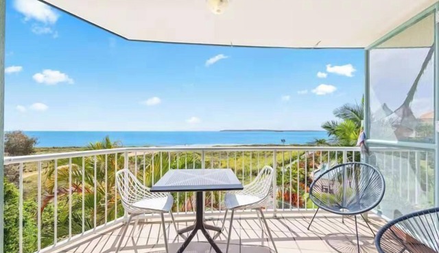 Wake to the Waves - 182A 1BRM Oceanfront Apartment