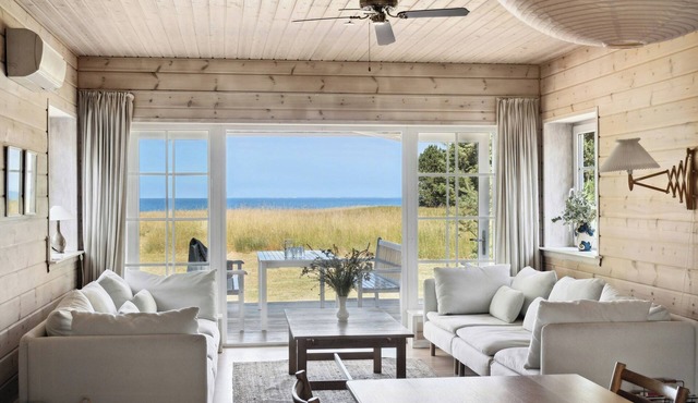 Wake to waves with sea as a neighbour