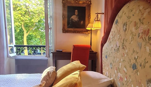 Wake up next to Napoleon!