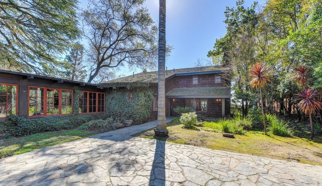 Wake up to glorious river views in private luxury, with no chore list!