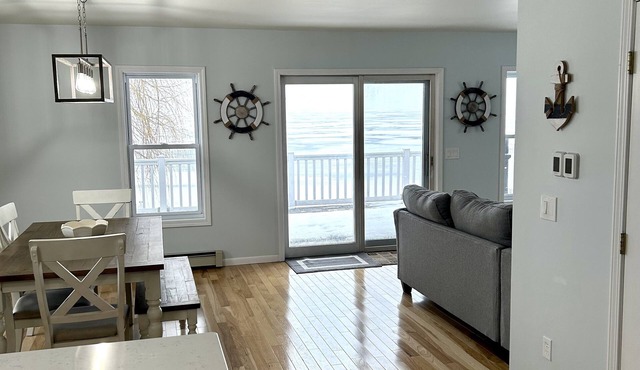 Wake up to Sunrises - Your Lakehouse Getaway!