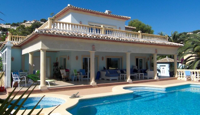 Wake up to the Med! Luxury living, Breathtaking Views, Pool, Gym, Sauna & Maid