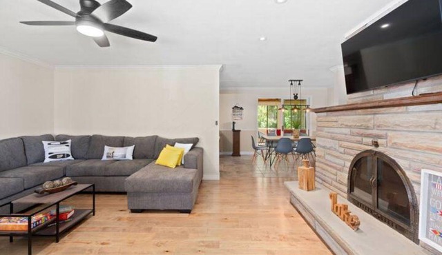 Wakefield Cottage - Steps from the Beach!