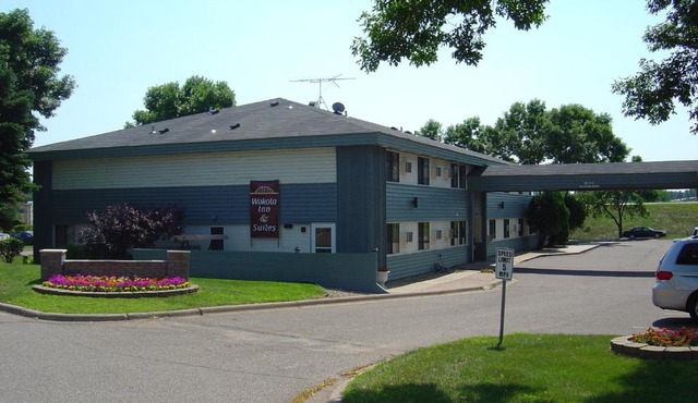 Wakota Inn and Suites