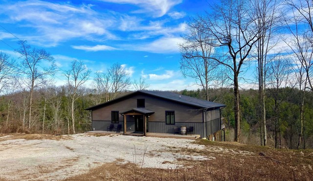 Walden’s Wonder – Artful Cabin w/Valley View