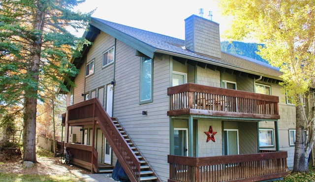 Walk 2 Baldy/River, Pool,Hot Tub, Bikes, Private Ski Locker at Mtn, Grt reviews