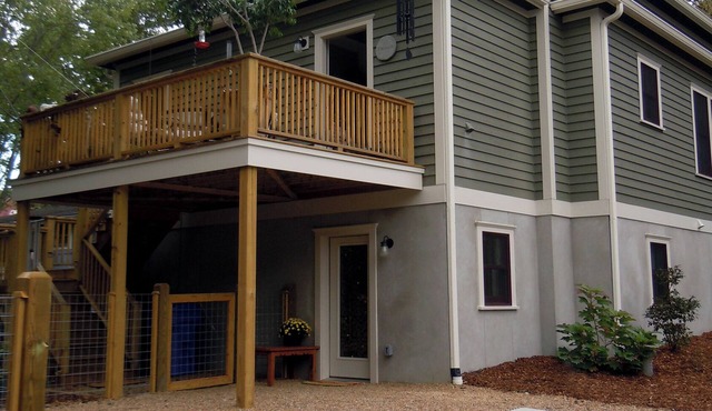 Walk 2 blocks to Downtown From Green Certified Home In Montford Neighborhood