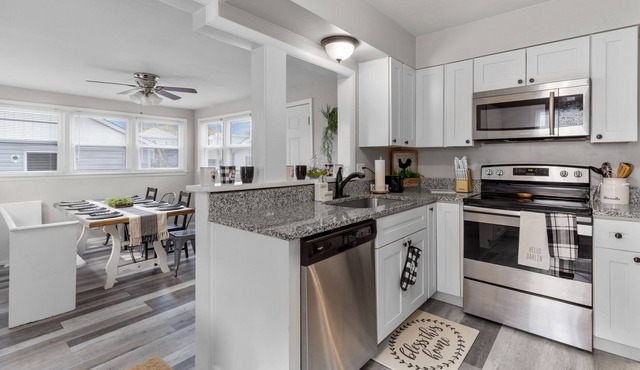 Walk 2 Main Street > 2 Blocks > 5 Comfy Beds > Gorgeous