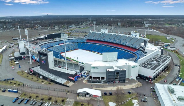 Walk 2 Stadium | Ping Pong/Darts | K Bed