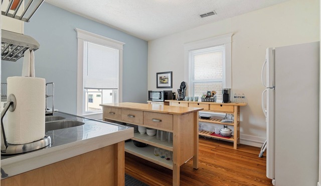 Walk & Chill - Southside, Sips, Choo Choo