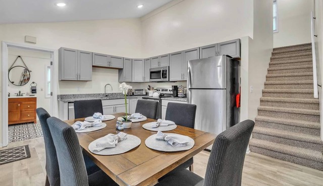 Walk Downtown | Parkside | City View | Beautifully Remodeled