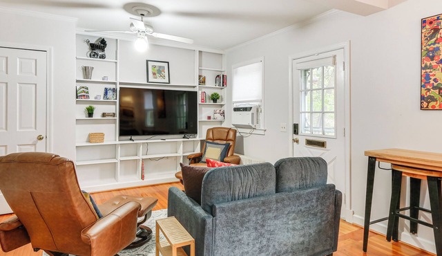 Walk Downtown: Takoma Park Escape w/Large Yard!