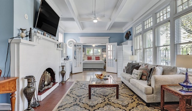 Walk Everywhere in Starland, Heated Pool Access