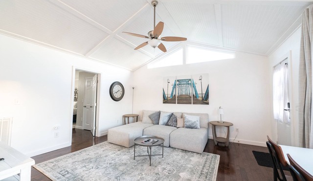 WALK EVERYWHERE in North Chat! -VIEWS- 2 KING Beds