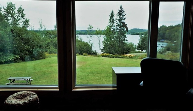 Walk-In lake: Muskoka Cottage for Rent Slps 10 nr Huntsville and Algonquin Park