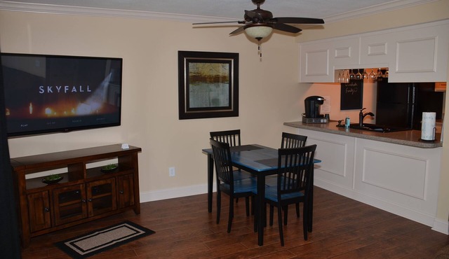 Walk In Level - Beautiful/Clean/Recently Remodeled 1BD/1BA at Pointe Royale