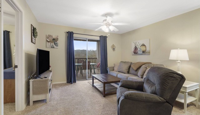 Walk in, no steps, 2BR, 2 bath condo W/beautiful view of Table Rock Lake & SDC!
