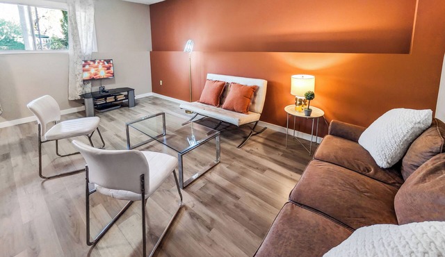 Walk-In Serenity 5m to DT+BathTub-W/D-Full Kitchen