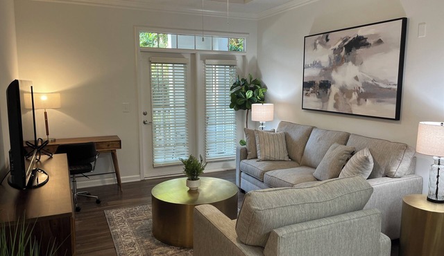 Walk-in Spacious 3-bedroom apartment with AC in lovely Alpharetta