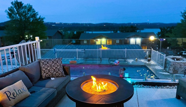Walk-in w/Heated Pool & Game Room, 3 min from SDC!
