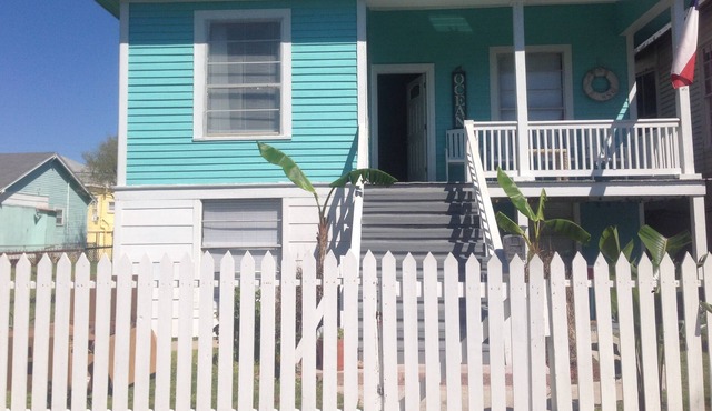 Walk One Block To The Beach, Restaurants, Bars, Gift Shops, And Pleasure Pier