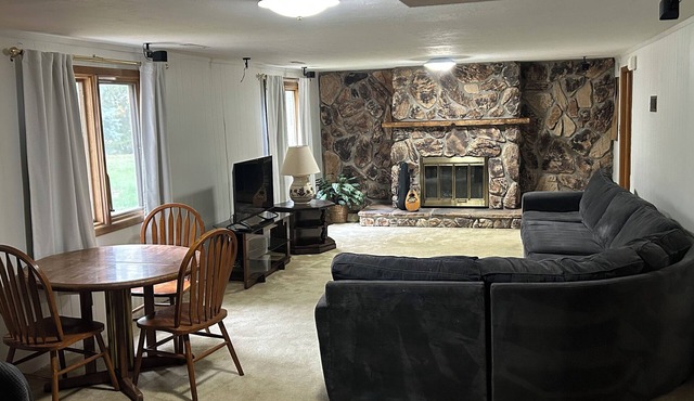 Walk Out Basement 2-Bedroom Suite in Sioux City