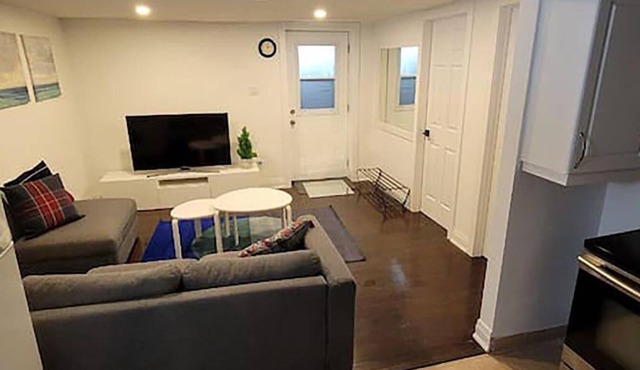 Walk-out Basement Apt. 1 bedroom+den. Free parking