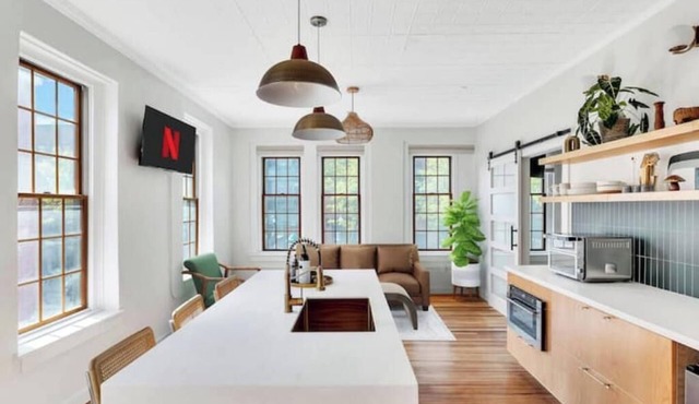 Walk Score 99 High End Design Remote Work Special