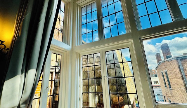 WALK TO ACRISURE STADIUM IN 5 MINS! BEAUTIFUL HOME, SLEEPS 6