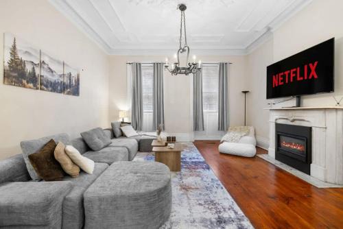 Walk to Allentown with Free Parking and WFH Space