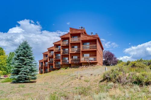 Walk to Angel Fire Resort Getaway with Balcony