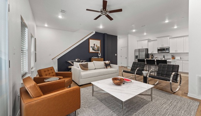 Walk to AT&T Stadium | Luxury Townhome | Parking