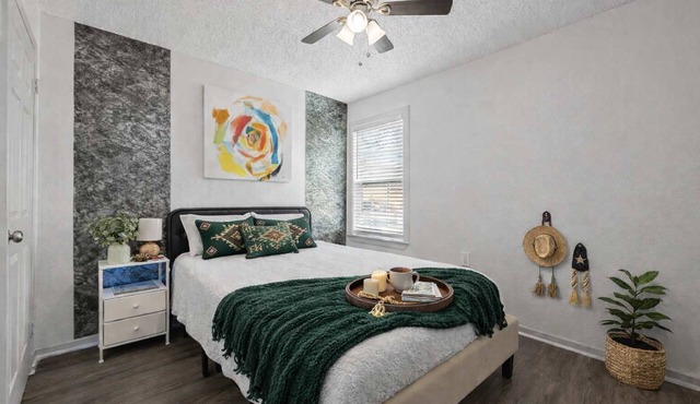 Walk to AT&T Stadium Modern 2BR
