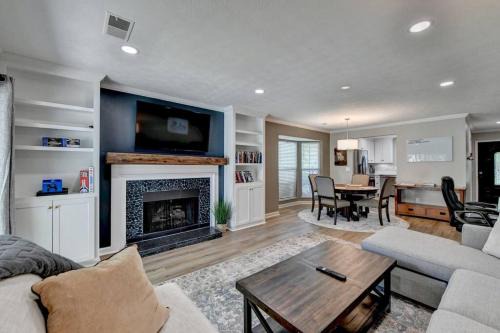 Walk to Avalon or Downtown 3