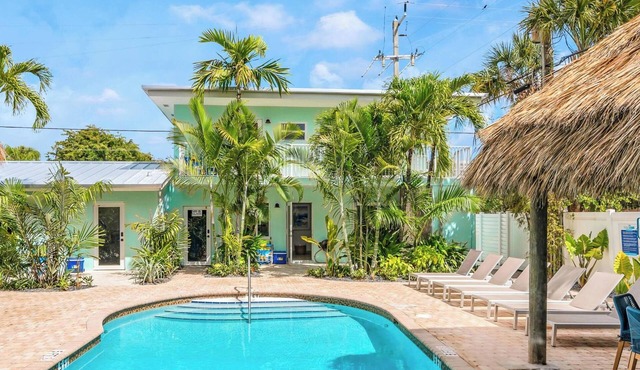 Walk to Beach/Secluded Retreat/Heated Pool/Lost Shaker by the Sea