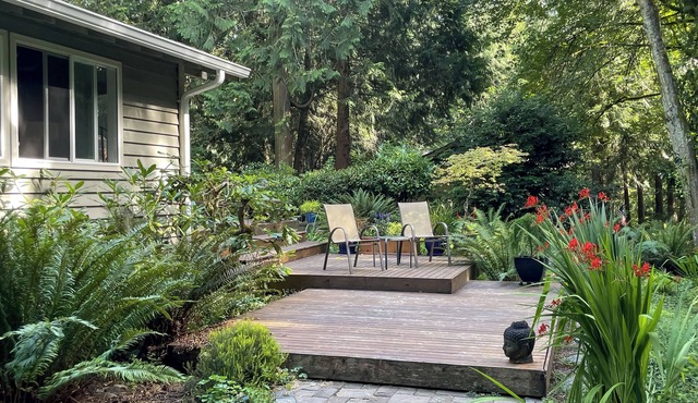 Walk to Beach + Village: Bainbridge Island Gem!