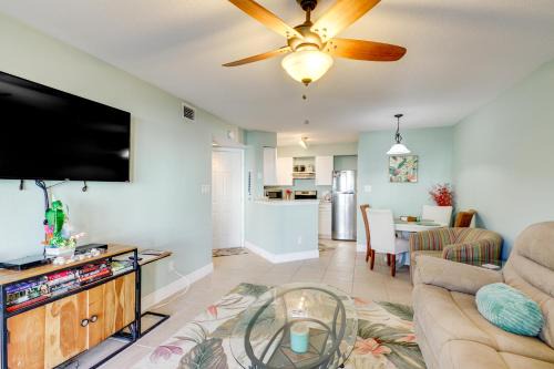 Walk to Beach: 1st-Floor Unit w/Pool in Melbourne