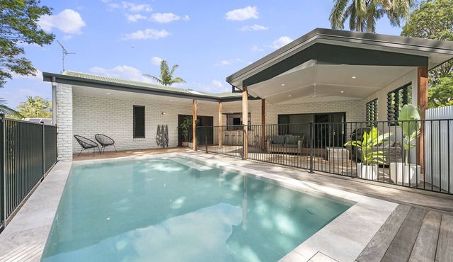 Walk to Beach! Amazing Outdoor Area With Pool, 1/2 Pipe & Firepit !