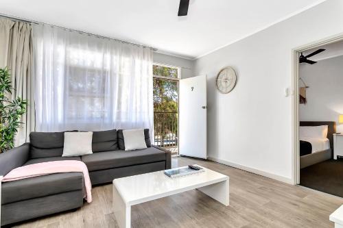 Walk to Beach And Cafes Near City And Airport