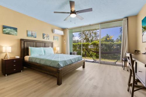 Walk to Beach Balcony + Garden Views/Sleeps 2