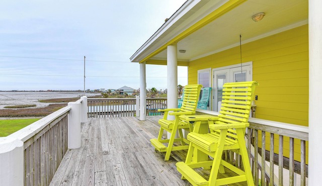 Walk to Beach! Bayfront Coastal Gem in Gilchrist