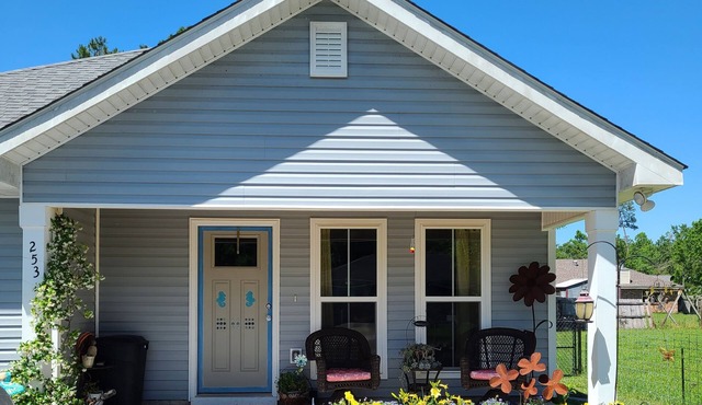 Walk to Beach! Boho romance with nod to the beach. Very cozy spa vibes.