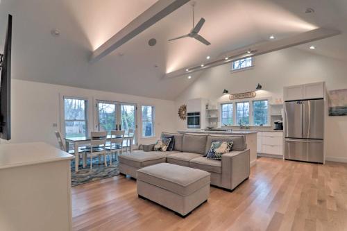 Walk to Beach! Cape Cod Cottage w/Fire Pit