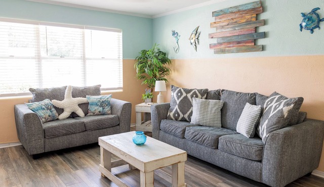 Walk to beach Cottage