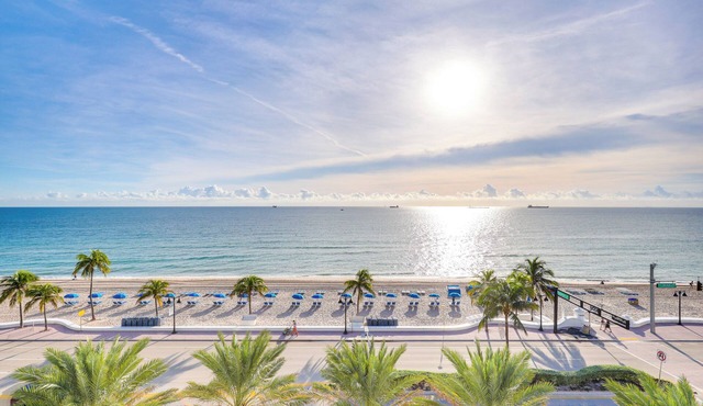 Walk to Beach & Dining! Luxe Fort Lauderdale Condo