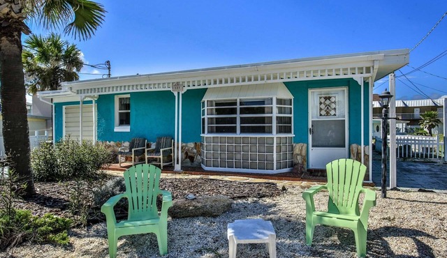 Walk to Beach | Dog-Friendly Cottage | Ocean View | Garage Parking |Close to Downtown Flagler & Pier
