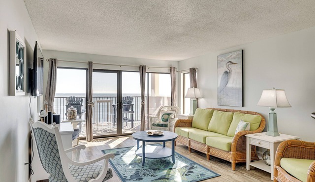 Walk to Beach: Emerald Isle Condo w/Ocean View!