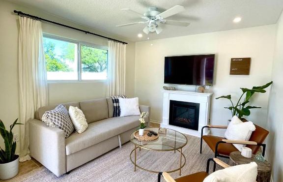 Walk to Beach - Fully Renovated Modern Jax Beach Retreat