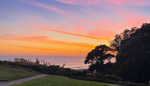 Walk to beach & heated pools @ renovated ocean-view Seascape Resort Villa